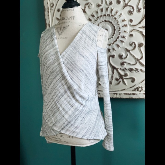 White House Black Market Cold-Shoulder Top - Picture 3 of 5